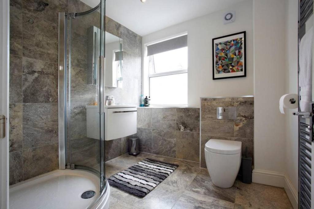 Luxury Apartment - Central York room 6